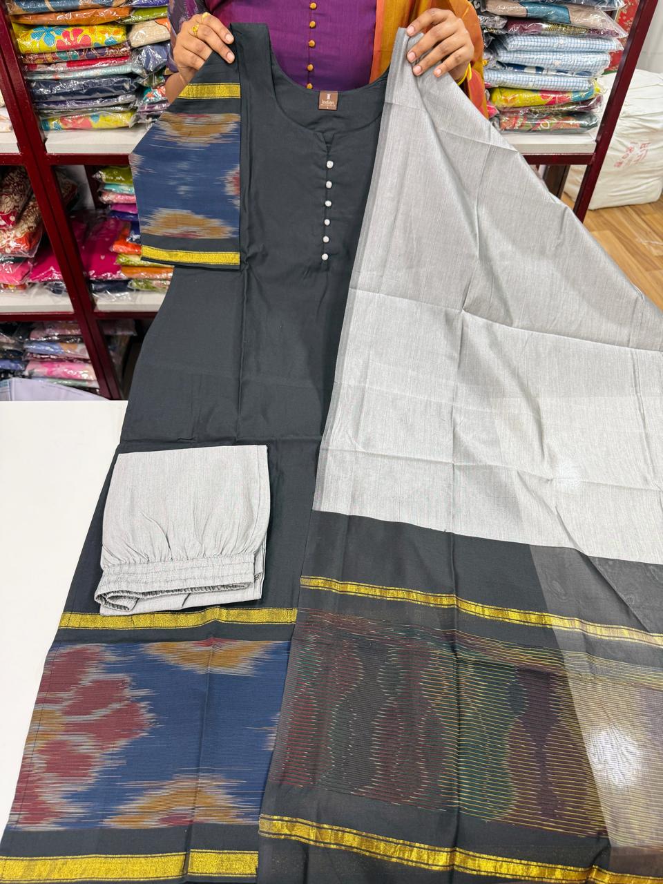 Ikkat Sico Pattu-Black