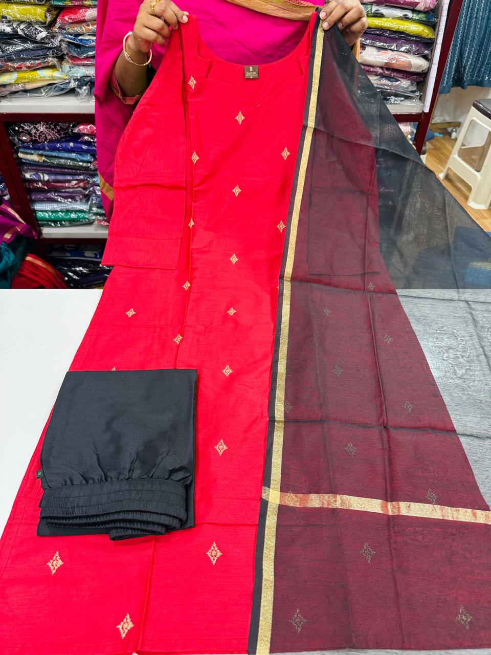 Raw Silk Contrast Concept Set-Red