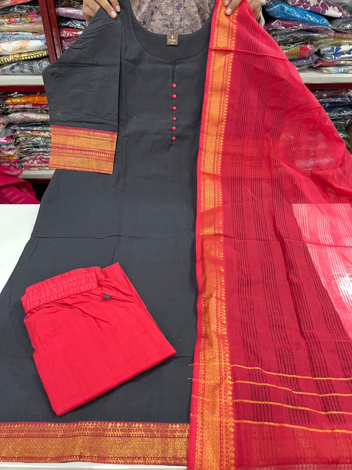 Mangalagiri Cotton Sets- Black &amp; Red