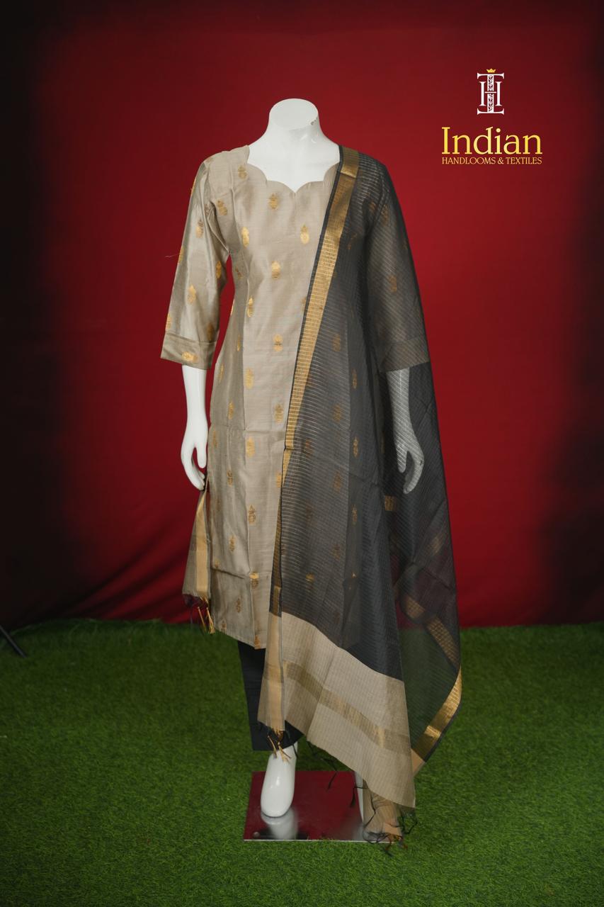 Premium Banaras Silk Set-Cream &amp; Black