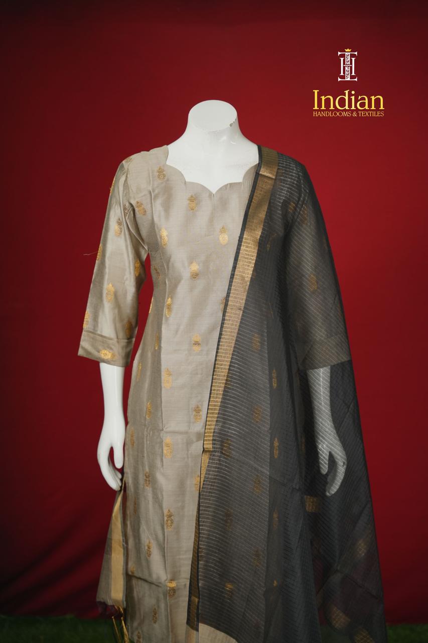 Premium Banaras Silk Set-Cream &amp; Black