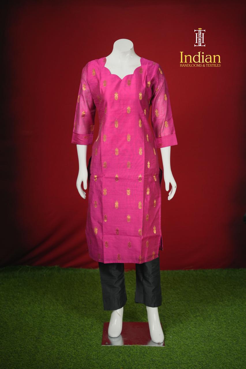 Premium Banaras Silk Set-Pink &amp; Black