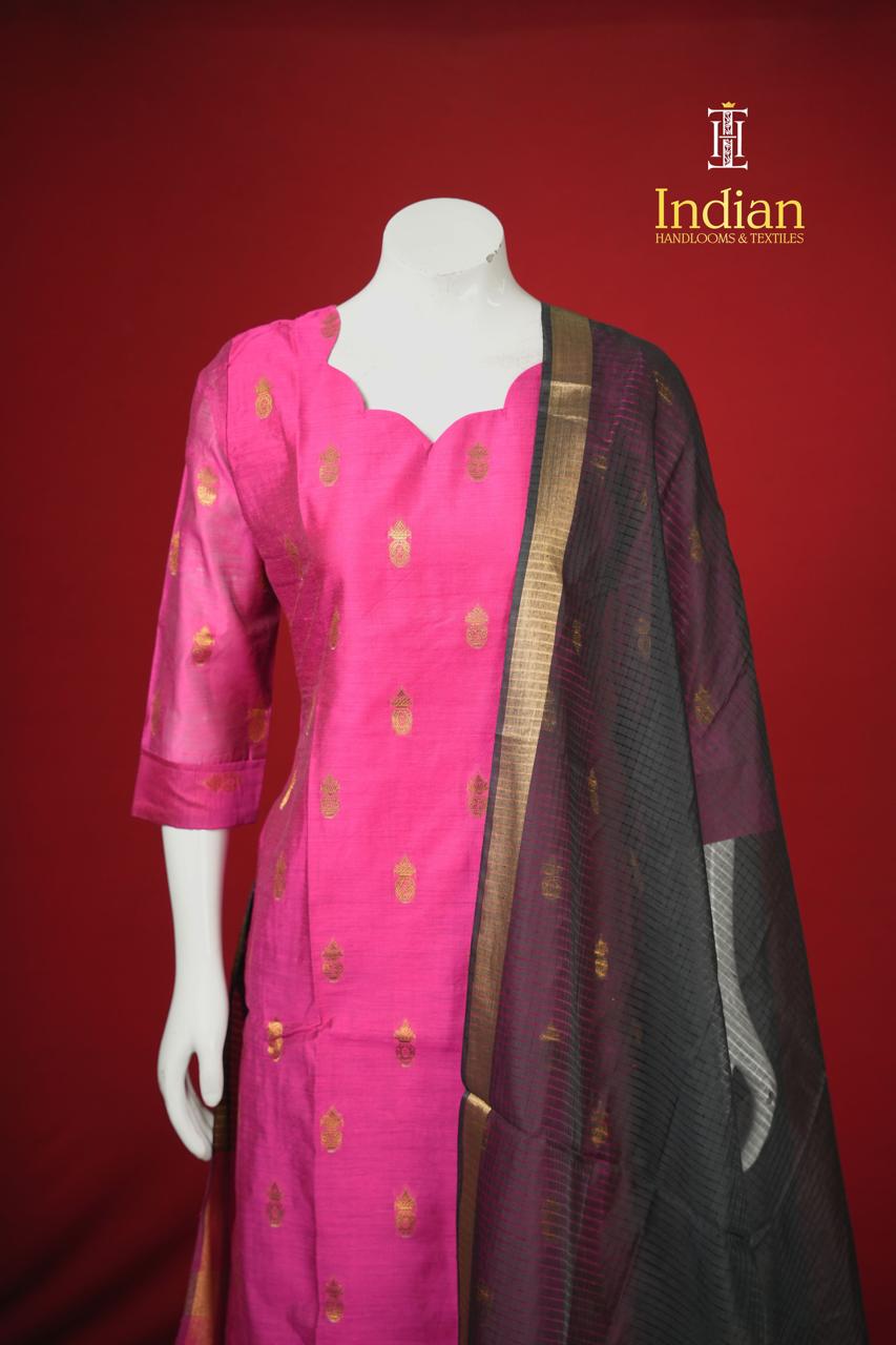 Premium Banaras Silk Set-Pink &amp; Black
